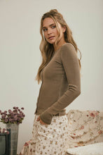 BUTTON FRONT ROUND NECK LONG SLEEVE KNIT TOP : BROWN