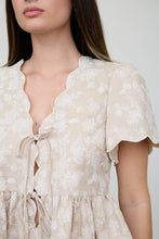 FLORAL EMBROIDERY FRONT TIE SCALLOPED PEPLUM TOP : DENIM