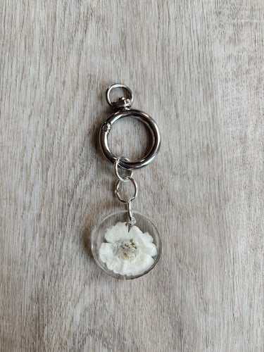 Miss Press White Flower Bag Tag