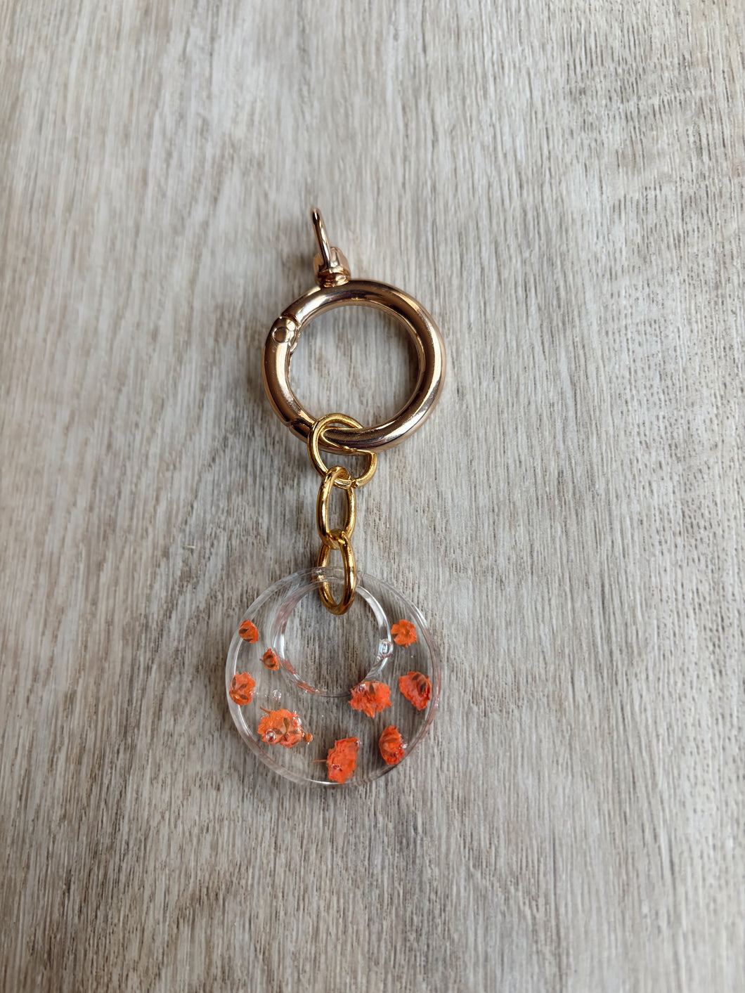 Miss Press Orange Baby’s Breath Bag Tag