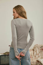 BUTTON FRONT ROUND NECK LONG SLEEVE KNIT TOP : BROWN