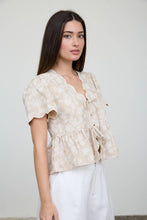 FLORAL EMBROIDERY FRONT TIE SCALLOPED PEPLUM TOP : DENIM