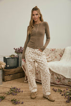 BUTTON FRONT ROUND NECK LONG SLEEVE KNIT TOP : BROWN